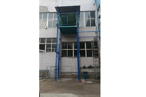 导轨式液压货梯